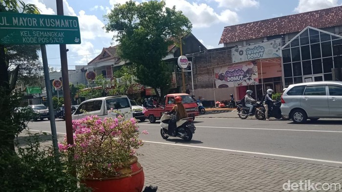Jalan Mayor Kusmanto, Klaten, Jawa Tengah.