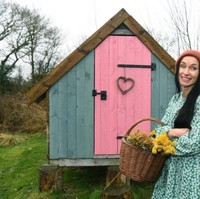 Keluarga Diana sudah kembali tinggal di rumah sejak 2010 ketika anak-anaknya yang berusia 20an beranjak dewasa. Tapi wanita itu mengaku akan segera kembali hidup di alam.Foto: Dok. Wild Harvest School