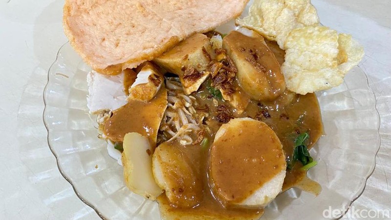 Resep Gado-Gado Jakarta Siram Saus Kacang yang Kental Gurih