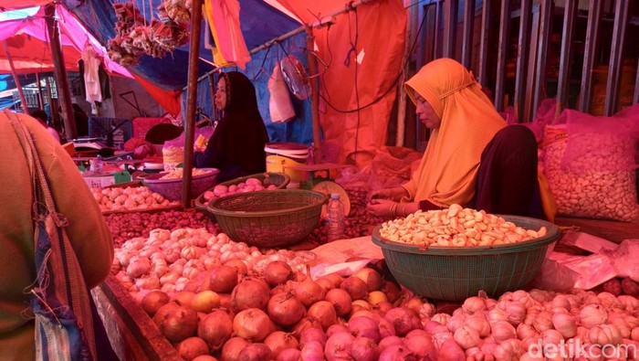 Harga cabai rawit tembus Rp 80 ribu jelang Idul Adha di Makassar (detikSulsel/Darmawanti Adellia Adipradana).