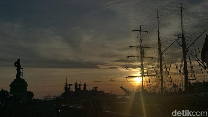 Laskar Rempah kembali ke Surabaya usai mengarungi lautan bersama KRI Dewaruci selama 31 hari. Perjalanan itu merupakan progam Muhibah Budaya Jalur Rempah 2022.