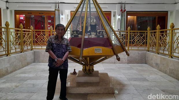 Mahkota Binokasih.
