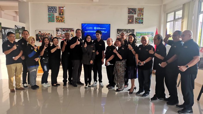 Momen CT ARSA-Prasetiya Mulya Perkuat MoU Kerja Sama Pendidikan Kerja sama CT ARSA Foundation dengan Universitas Prasetiya Mulya semakin erat. Hari ini, CT ARSA Foundation kembali menandatangani MoU dengan Universitas Prasetiya Mulya.
