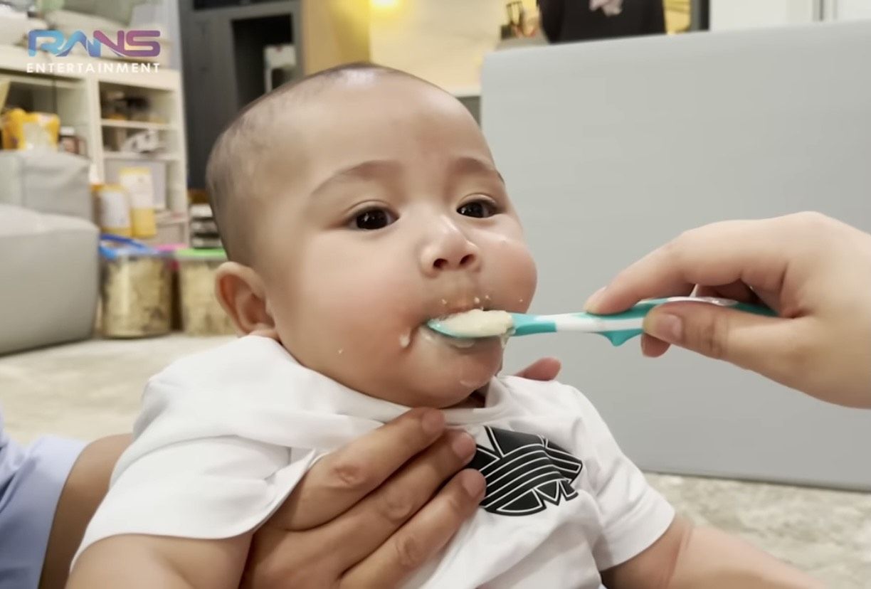 Nagita Slavina Bikin MPASI Nasi Uduk buat Rayyanza