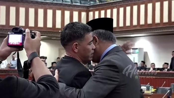 Suasana paripurna. screenshot live streaming rapat paripurna