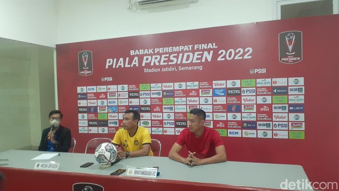 Pelatih Bhayangkara FC Widodo C Putro saat konferensi pers di Stadion Jatidiri Semarang, Sabtu (2/7/2022).