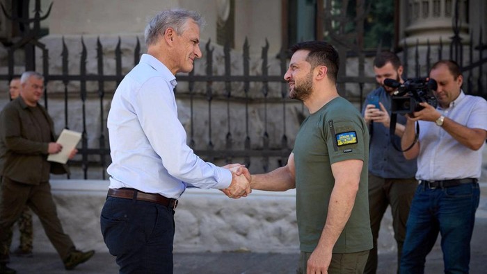 Ukraines President Volodymyr Zelenskiy welcomes Norways Prime Minister Jonas Gahr Stoere before a meeting, as Russias attack on Ukraine continues, in Kyiv, Ukraine July 1, 2022. Ukrainian Presidential Press Service/Handout via REUTERS