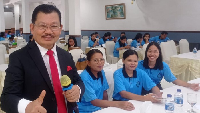 Ethos Master dan Motivator Nasional, Saut SP Sitompul memberikan motivasi dalam pelayanan gereja pada ratusan pendeta HKBP distrik XIV Tebing Tinggi. Istimewa