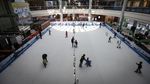 Serunya Habiskan Weekend Bermain Ice Skating