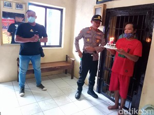 Kado Kejutan Polisi Banyuwangi untuk Tahanan Pemilik Hari Lahir Polri