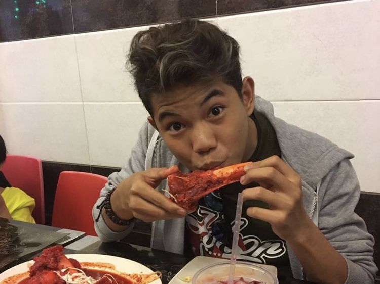 Momen Tegar Septian Saat Kulineran di Singapura dan Cicip Mi Pedas