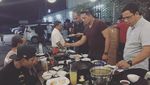 Momen Tegar Septian Saat Kulineran di Singapura dan Cicip Mi Pedas