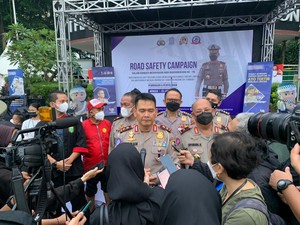 Polisi Minta Pengadilan Evaluasi SIM Pemotor yang Invasi Trotoar