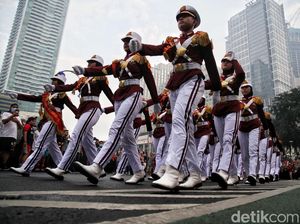 Aksi Polisi Cilik Mencuri Perhatian di CFD Bundaran HI