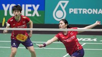 Pertandingan harus dilakoni hingga gim ketiga. Skor terus ketat di interval gim ketiga.