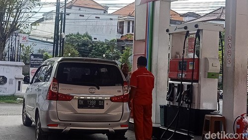 Kebijakan menggunakan MyPertamina untuk beli bensin subsidi mengundang beragam tanggapan. Seperti di Denpasar, warga merasa resah jika kebijakan itu mulai berlaku nantinya, Minggu, 3/7/2022.