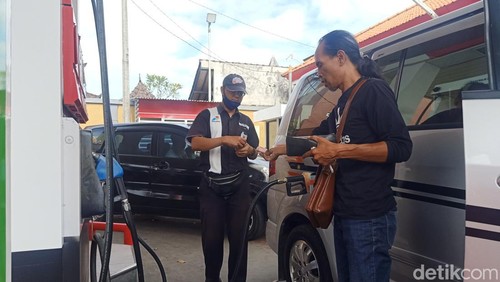Kebijakan menggunakan MyPertamina untuk beli bensin subsidi mengundang beragam tanggapan. Seperti di Denpasar, warga merasa resah jika kebijakan itu mulai berlaku nantinya, Minggu, 3/7/2022.