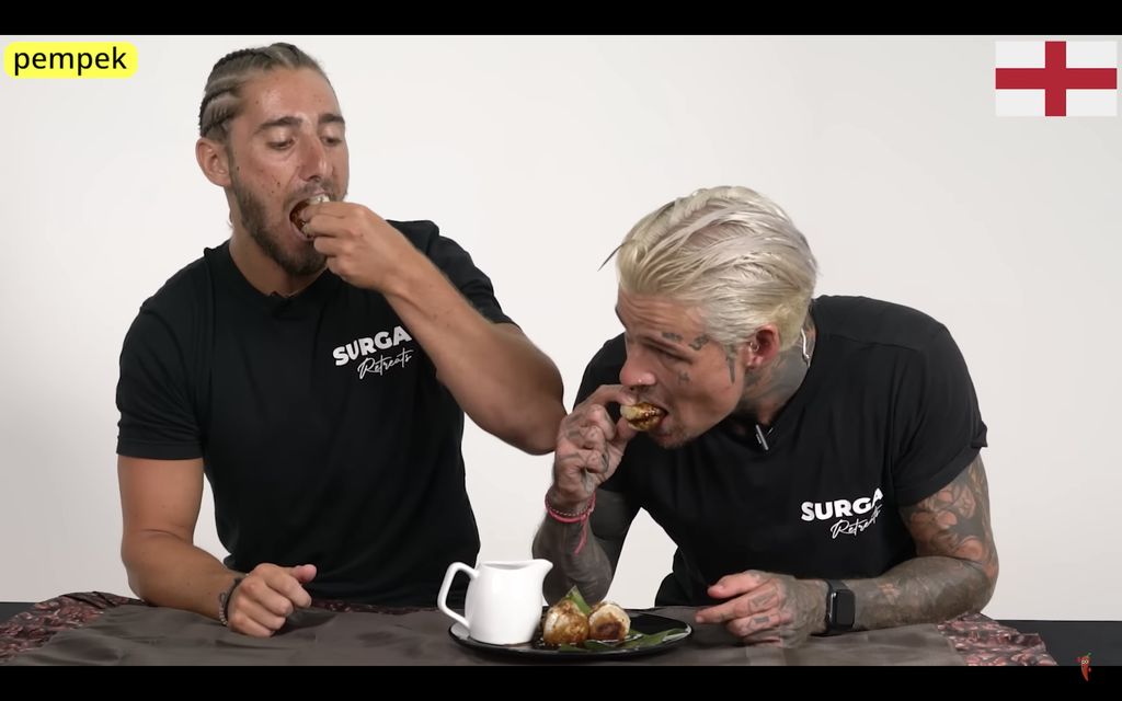 Bule cicip makanan khas palembang