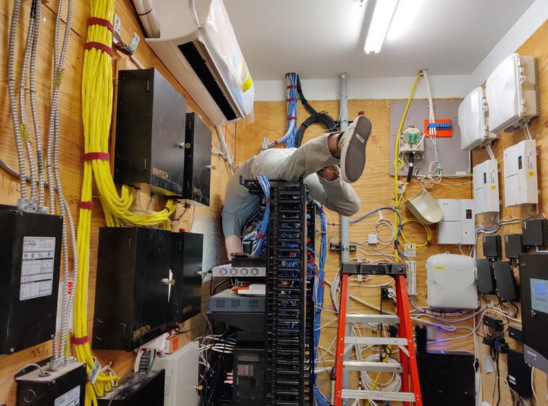 Fotoinet Deretan Kerusakan Gadget yang Bikin Teknisi IT Takjub