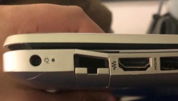 Bagian port yang penyok. Foto: Brightside