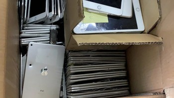 Satu iPad dibor semuanya jadi ikut kena. Foto: Brightside