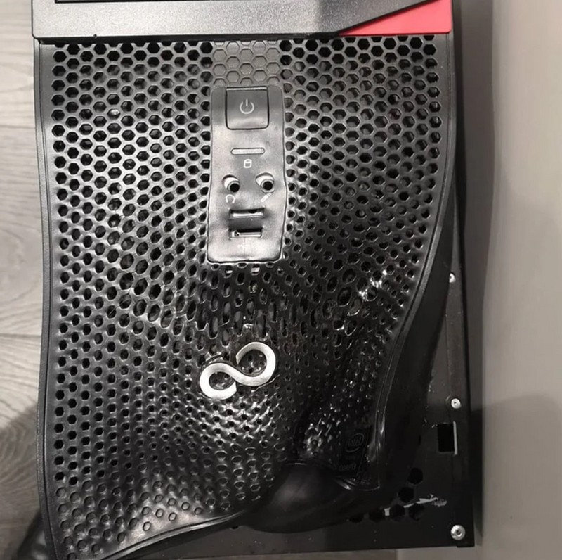 Fotoinet Deretan Kerusakan Gadget yang Bikin Teknisi IT Takjub