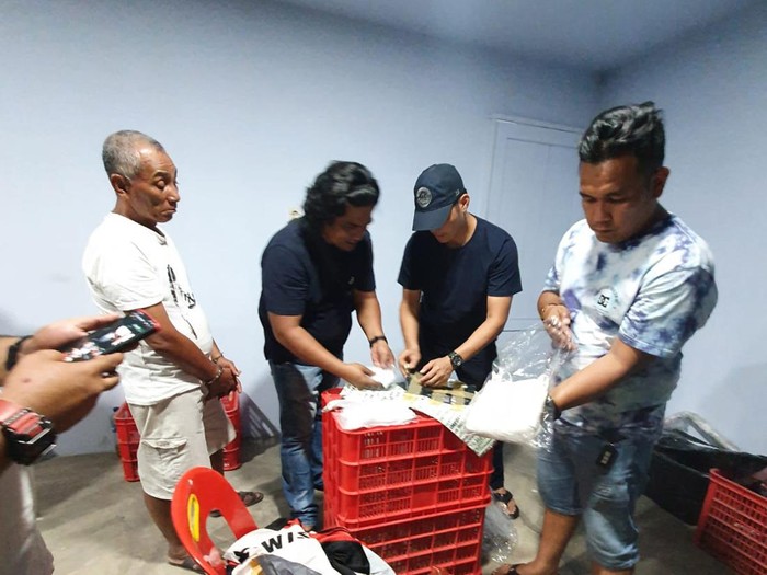 Ilham alias Ujang ditangkap saat akan mengirimkan sabu
