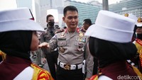 Dalam rangka memeriahkan HUT Bhayangkara ke-76, Korlantas Polri memberikan banyak hiburan bagi masyarakat yang hadir di Car Free Day (CFD) Jakarta, mulai pukul 06.00- 09.00 WIB.