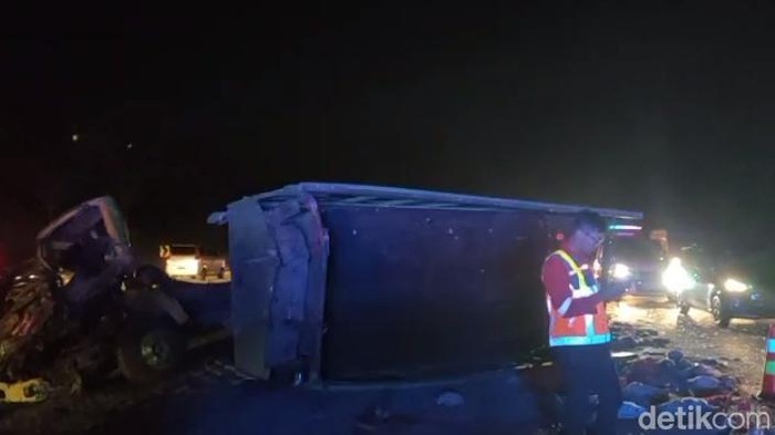 Kecelakaan maut di Tol Cipali Kilometer 93, Kalijati, Subang.