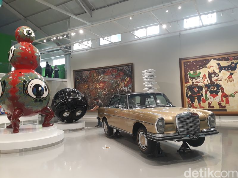 Koleksi Tumurun Private Museum atau Museum Tumurun yang berada di Solo. Museum milik keluarga pemilik PT Sritex ini banyak dikunjungi kaum muda.