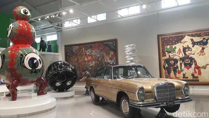 Koleksi Tumurun Private Museum atau Museum Tumurun yang berada di Solo. Museum milik keluarga pemilik PT Sritex ini banyak dikunjungi kaum muda.