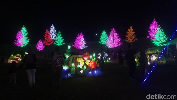 Light Festival di Lapangan Suryakencana, Kota Sukabumi