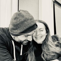 Disinyalir bahwa mereka bertemu saat Lindsay Lohan menetap di Tanah Arab, tepatnya Dubai, sejak 2017. Foto: Instagram/@lindsaylohan