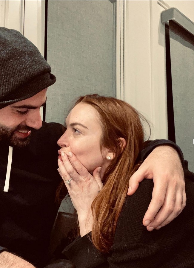 Keduanya bertunangan satu tahun sebelumnya, tepatnya pada November 2021. Foto: Instagram/@lindsaylohan