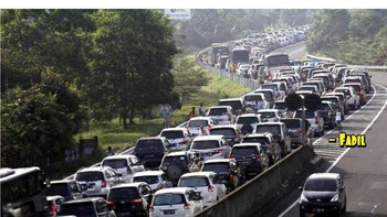 Antrian beli bensin pakai aplikasi. Facebook/Fadil