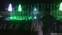 Festival ini juga menarik wisatawan asal luar kota. Setiap hari, jumlah pengunjung kurang lebih mencapai 200 orang dan meningkat pada akhir pekan.
