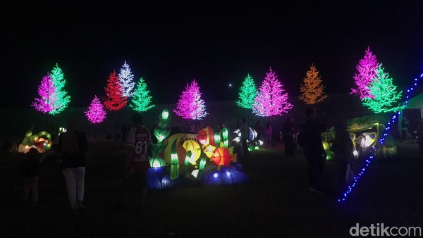 Light Festival kini hadir di Kota Sukabumi, tepatnya di Lapangan Suryakencana, Sabtu, (2/7/2022).