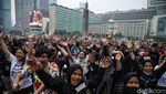 HUT Bhayangkara, Polisi Wanita Bernyanyi Menghibur Warga Saat CFD