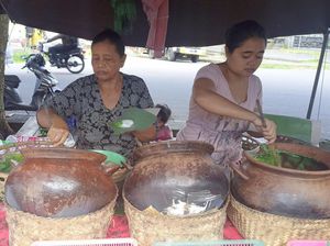 Mencicipi Bubur Sumsum Khas Bebandem, Harganya Cuma Rp 2.500!