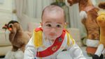 Gemas Banget! Rayyanza Cosplay Jadi Pangeran