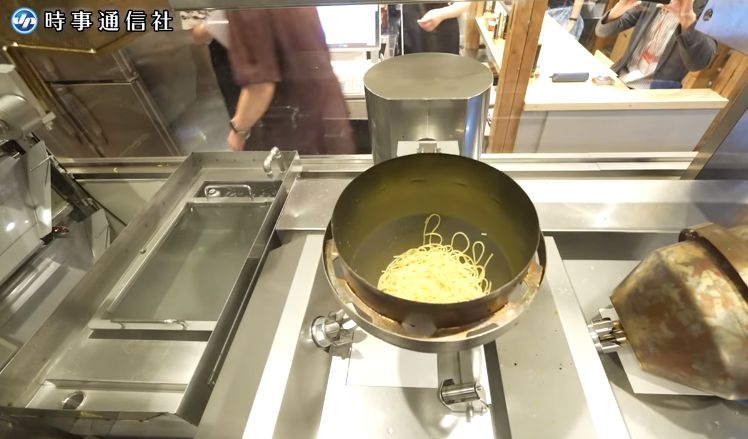 Robot pembuat spaghetti canggih