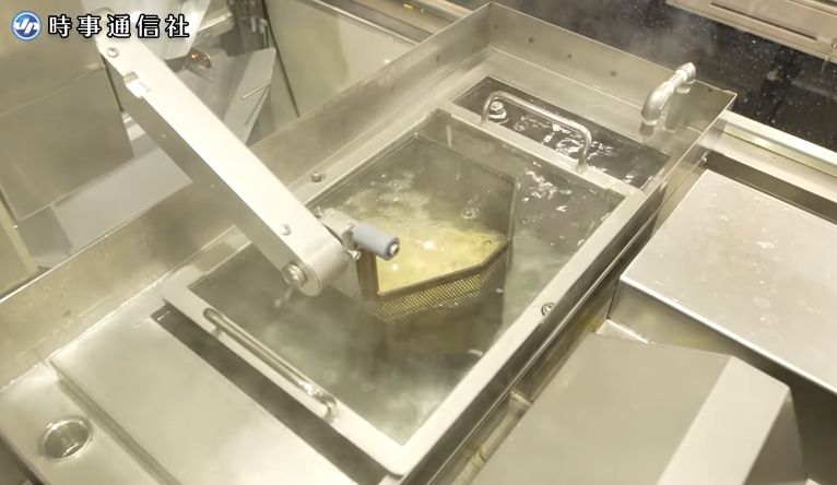 Robot pembuat spaghetti canggih