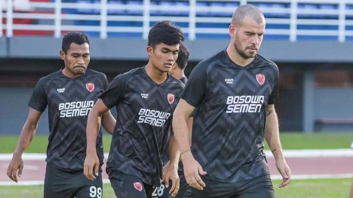PSM Makassar berlatih di Stadion Segiri, Samarinda dan siap menghadapi Borneo FC di perempatfinal Piala Presiden 2022.