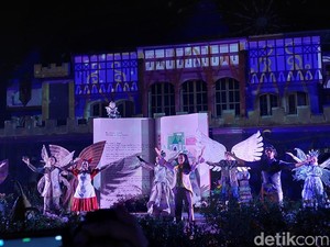Ada Kastil Megah di Lembang, Bisa Menyala Pula