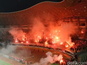 PSSI Pasrah Disanksi Buntut Flare di Laga Indonesia U-19 Vs Vietnam