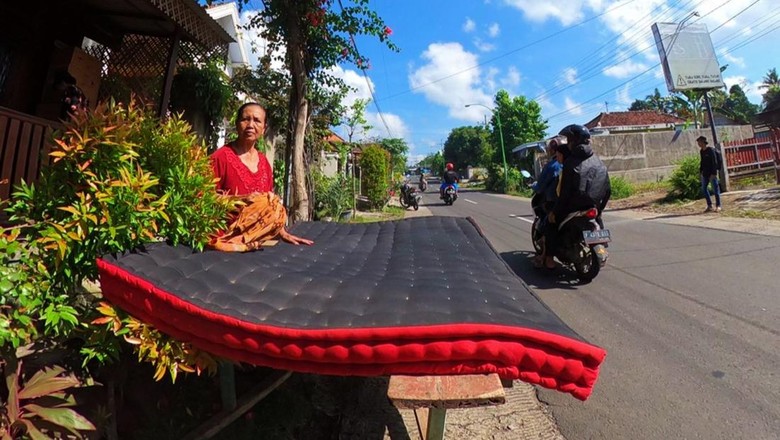 Tradisi Unik Warga Banyuwangi Dalam Bersih Desa Mepe Kasur Tradisi Unik Warga Banyuwangi Dalam Bersih Desa Mepe Kasur