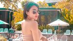 Wika Salim Berjemur di Pantai, Cuek Kulit Gelap