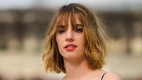 Maya Hawke yang mempesona! (Foto: Getty Images/Edward Berthelot)
