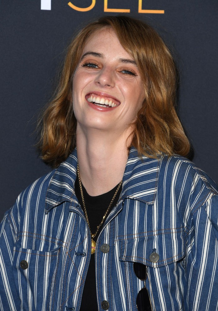 1399679623 BEVERLY HILLS, CALIFORNIA - MAY 27: Maya Hawke arrives at the Netflix Hosts