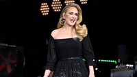Set Fire To The Rain hingga Rolling In the Deep dibawakan Adele dalam penampilan spektakulernya.  
